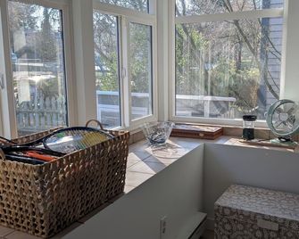 A Peaceful Uptown 2 bedroom Townhouse Pet Friendly - Vancouver