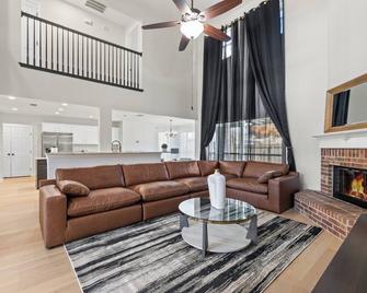 Bretts way - Burleson - Living room