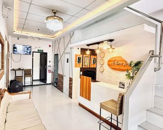 Anton's Inn - Balanga
