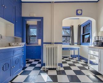 Bright Uptown Home - Minneapolis