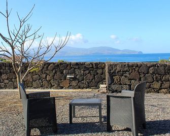 Atlantis Breeze - Madalena - Hàng hiên