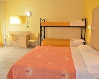 Residence Club le Nazioni - Montesilvano - Schlafzimmer
