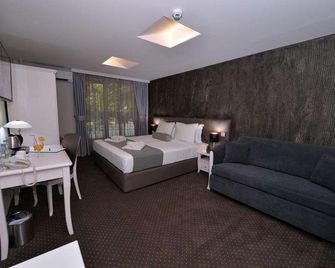 Hotel Alexandar II - Skopje - Kamar Tidur