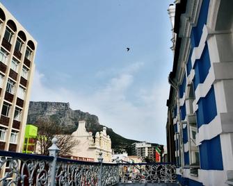 Urban Hive Backpackers - Cape Town