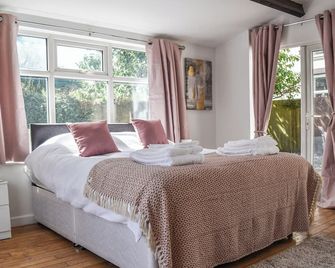 3 bedroom accommodation in Houghton Le Spring, near Durham - Houghton-Le-Spring - Bedroom