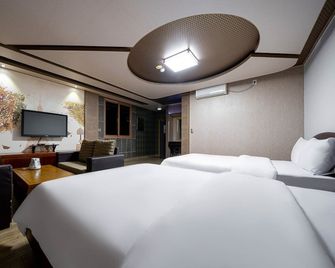 F1 Hotel - Mokpo - Habitación