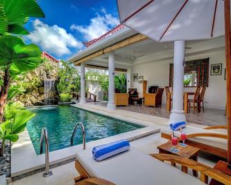 Hevea Villas - Kuta - Uima-allas