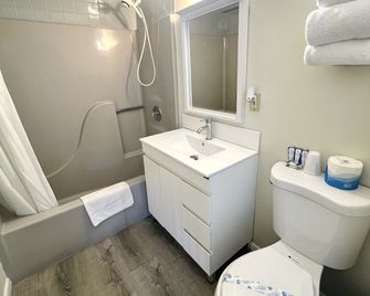 Sand Pebble Motor Lodge - Point Pleasant Beach - Bagno
