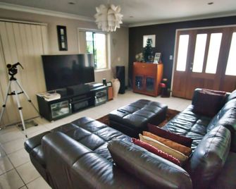 Mount Gravatt Guesthouse - Brisbane - Sala de estar