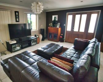 Mount Gravatt Guesthouse - Brisbane - Stue