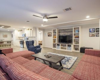 Ld 435 Twilight Point - New Braunfels - Living room