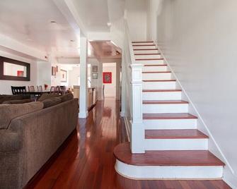 Spacious, Relaxing, 4 Bd 3.5 Ba Home In Petworth! - Washington, D.C.