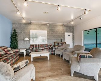 JL 1001: Bay View 2 Bedroom, with Spectacular sunsets! - Blaine - Sala de estar