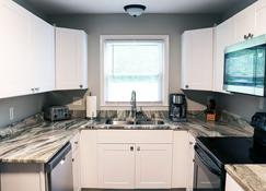 Perfect country location for visiting Frankenmuth - Birch Run - Kitchen