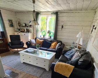 Holiday Home In Åmmeberg At Vättern With Beautiful Natural Environment For Canoeing And Hiking - Åmmeberg - Sala de estar