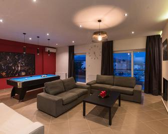 Alexander Apartments Airport - Spata - Lounge