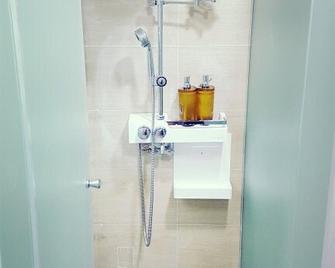 Philstay Myeongdong Boutique Female - Seoul - Bathroom