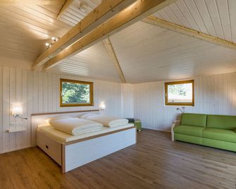 Hotel Waldquelle - Baumhaushotel Aerzen - Aerzen - Living room
