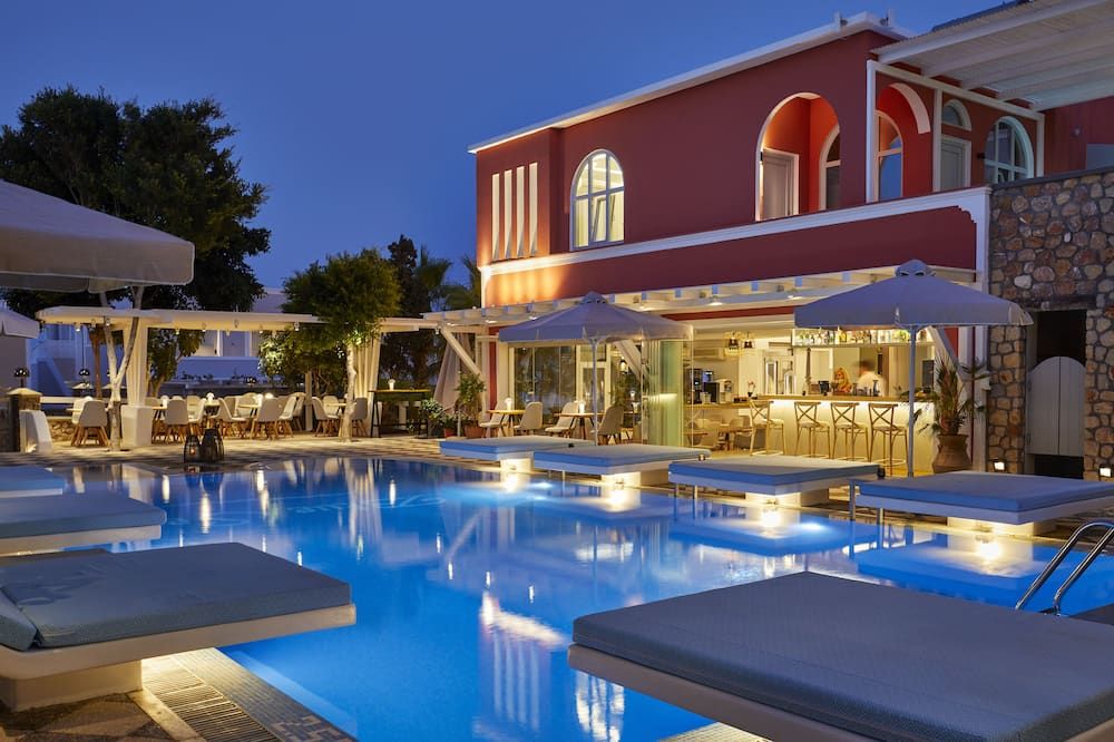 Blue Sea Hotel - קאמארי - בריכה