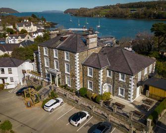 Victoria Hotel Menai Bridge - Menai Bridge - Building