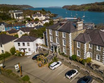 Victoria Hotel Menai Bridge - Menai Bridge - Building