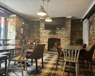 The Golden Lion Hotel - Weymouth - Restaurant