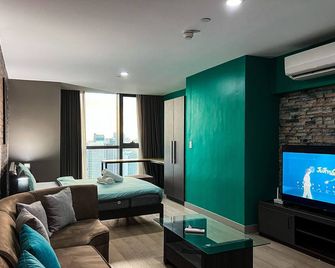 Century Spire - Makati - Soveværelse