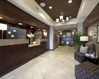 Holiday Inn Express & Suites Atlanta Nw - Powder Springs - Austell - Front desk