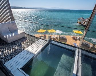 Maja Luxury Resort Hotel - Cesme - Balcón