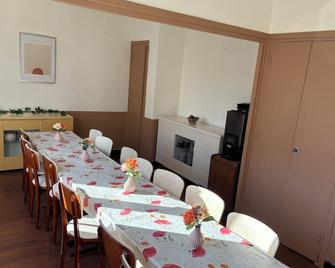 Central Hôtel - Saint-Priest - Eetruimte