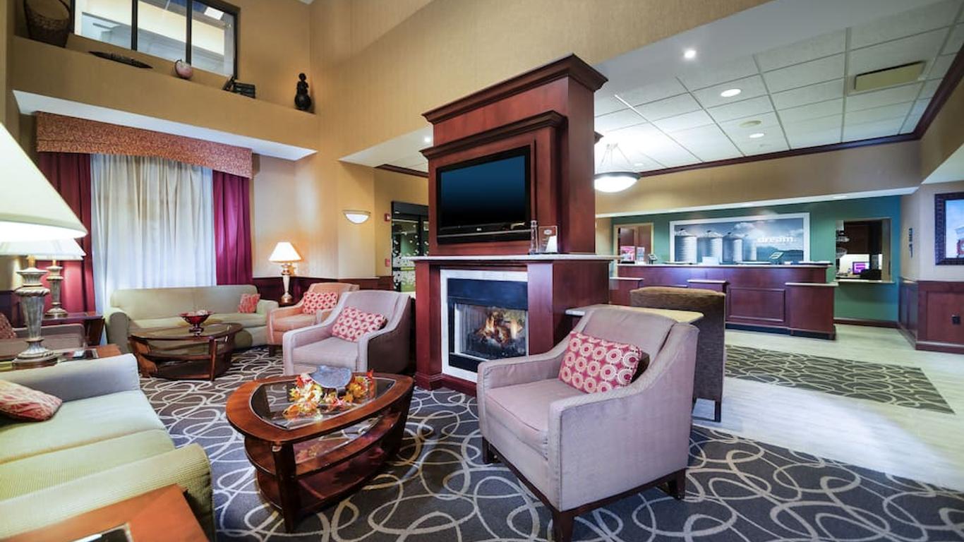 Hampton Inn & Suites Greensburg