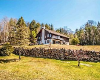 Storyland, Family Condo, Air Conditioning, 3 Bedroom 2 Bath - Glen - Building