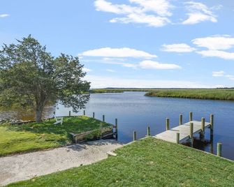 Hosta Cottage - Beautiful, Waterfront, Luxury - New Church - Outdoors view