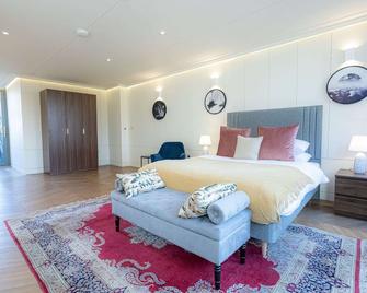 Luxe Five Bedroom House Near Chalk Farm - London - Bedroom
