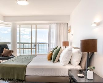 Noosa Pacific Resort - Noosa Heads - Bedroom