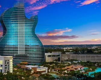 New Stylish 2 Bdrm Mins To Beach & Aventura Mall - Hallandale Beach - Outdoors view