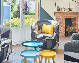 Kyriad Nancy Ouest - Laxou - Maxéville - Wohnzimmer