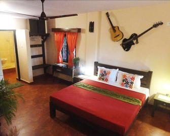 The Yuppi Hippi Beachpackers Hostel - Anjuna - Bedroom