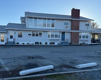 Pineapple Inn - North Attleboro - Edificio