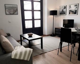 Tarragona Apartments - Tarragona - Huiskamer