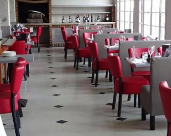 Hotel du Cheval Blanc - Cerizay - Restaurante