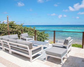 The Sanctuary - Unforgettable 4-Bedroom Little Cayman Villa Perfect for Retreats - Little Cayman - Balcony