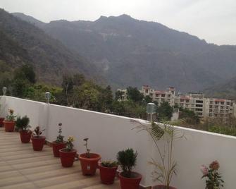 OYO 9092 Hotel Vishla Palace - Rishikesh - Balcón