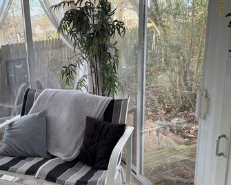 Hilltop Cottage • Peaceful Escape Near Nashville • Perfect for Couples & Pets - Shelbyville