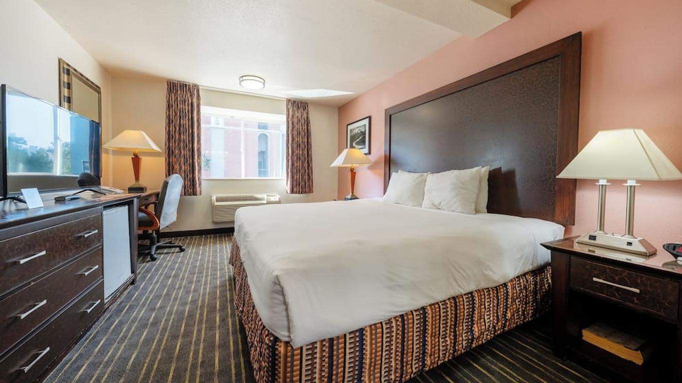 District Hotel By OYO Portland Convention Center