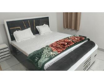 Pine Point - Shillong - Bedroom