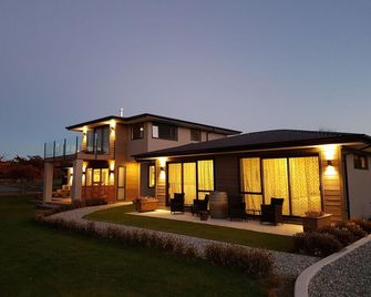 Copper Beech Wanaka - Luxury Accommodation - Wanaka - Gebouw