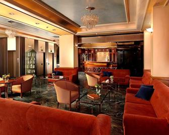 Savoy Hotel - Piraeus - טרקלין