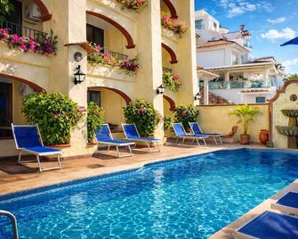 Lindo Mar Resort - Puerto Vallarta - Pool
