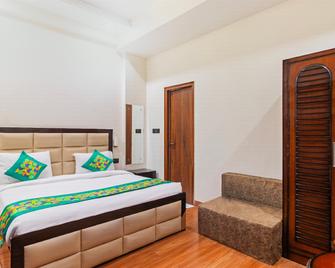 Treebo Brij Kaushal, Near Prem Mandir - Vrindavan - Schlafzimmer